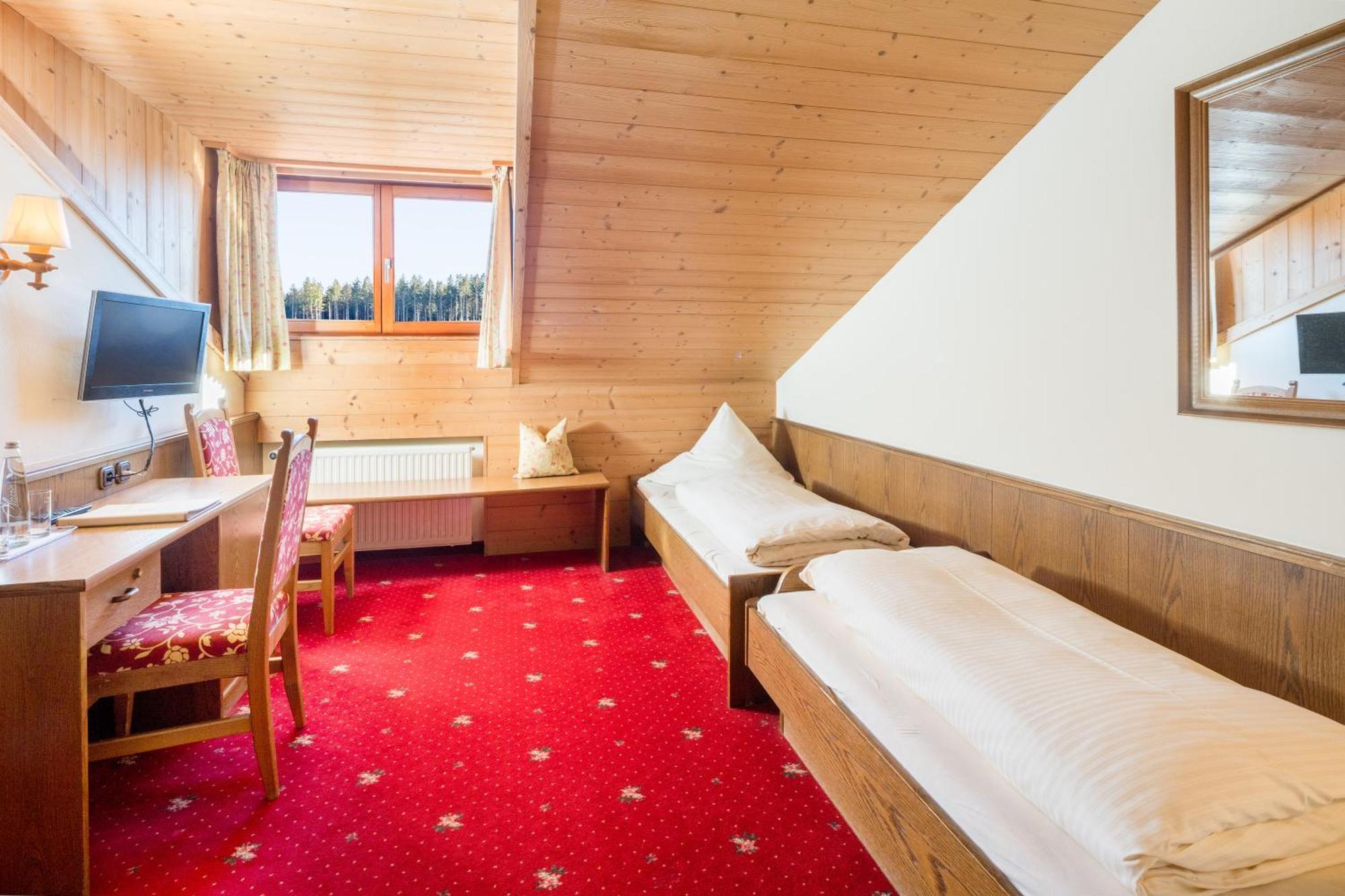 Hotel-Gasthof Huber Ebersberg Bilik gambar
