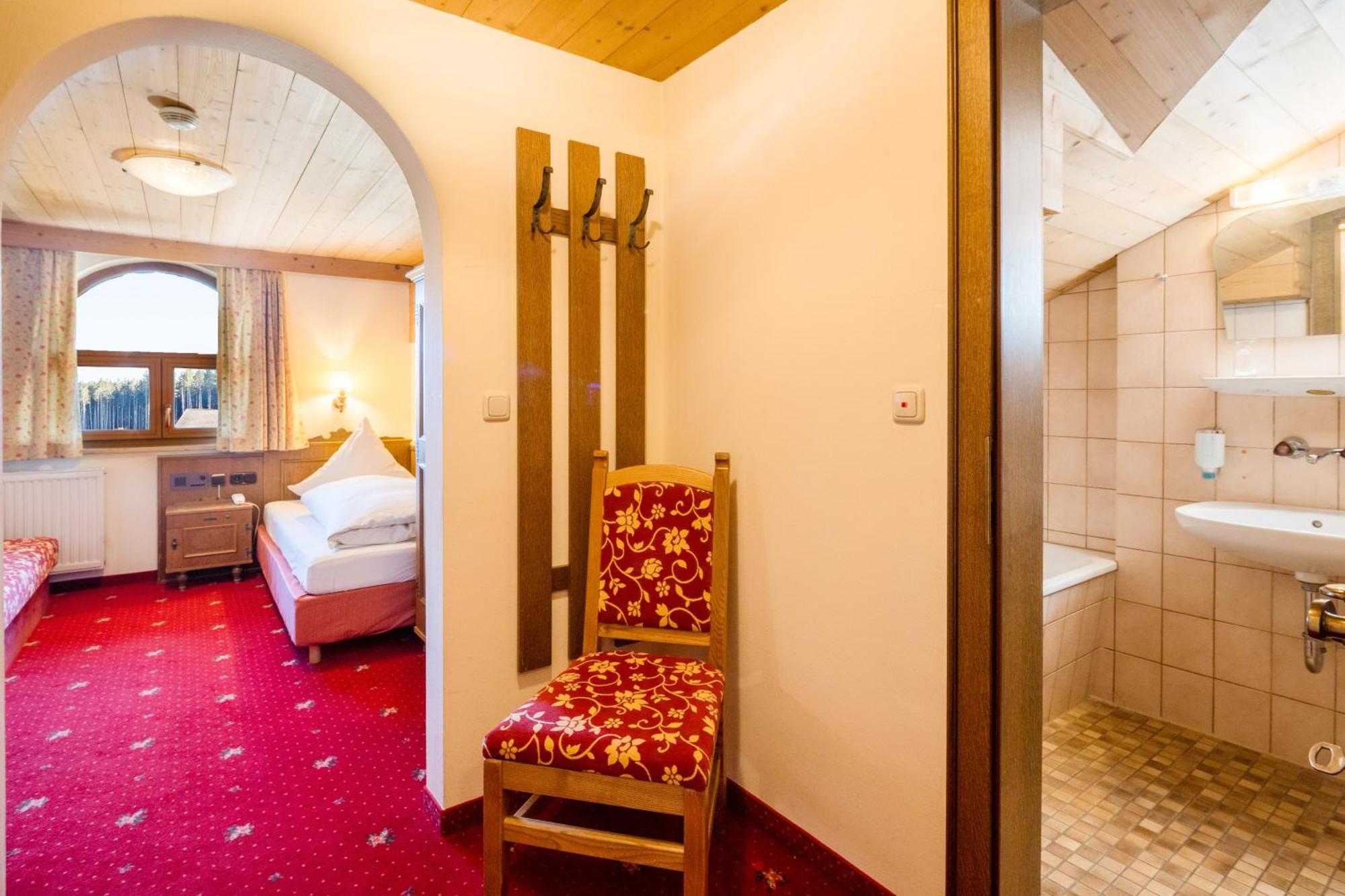 Hotel-Gasthof Huber Ebersberg Bilik gambar